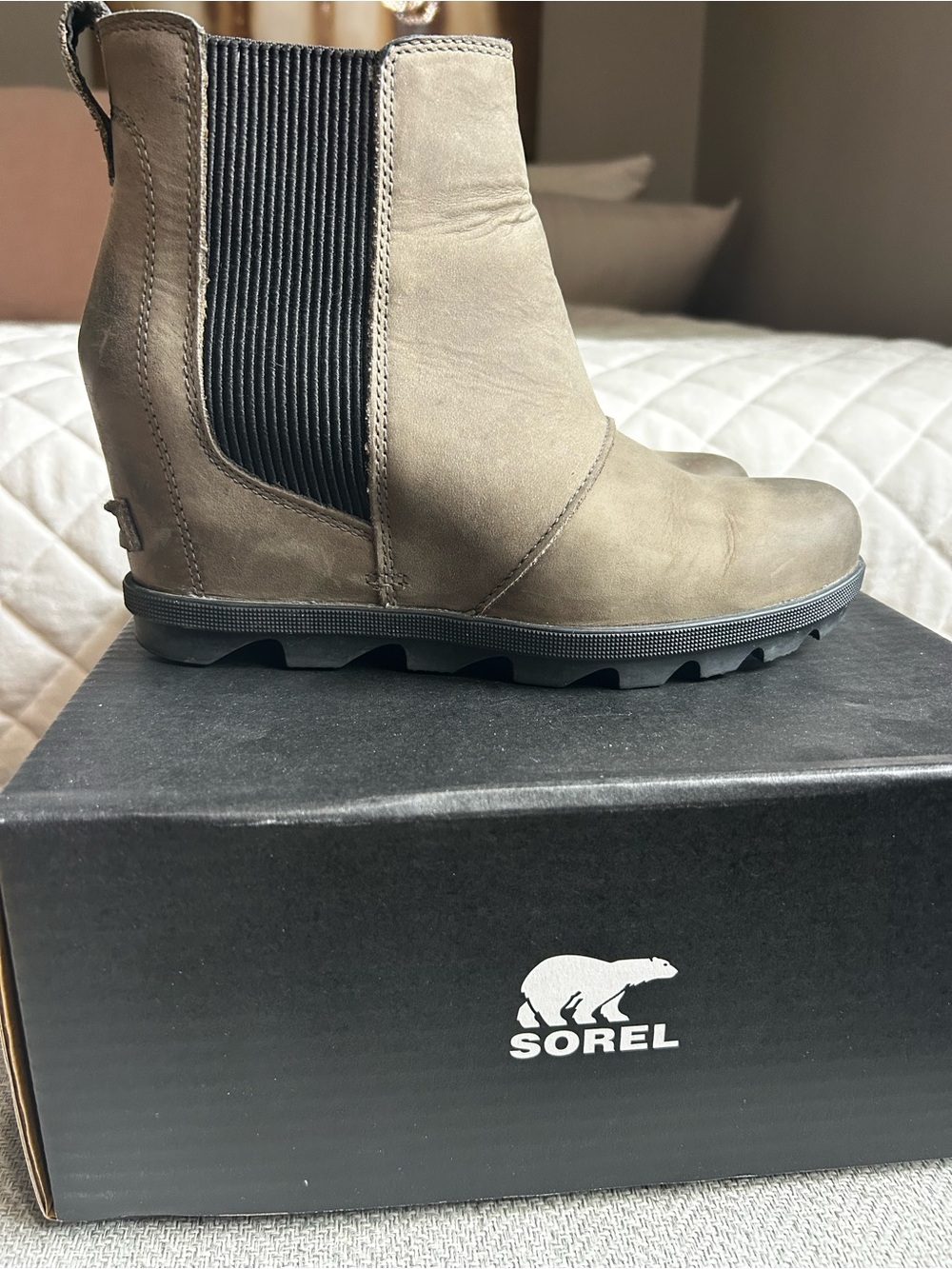 Sorel wedge boots woman size 8